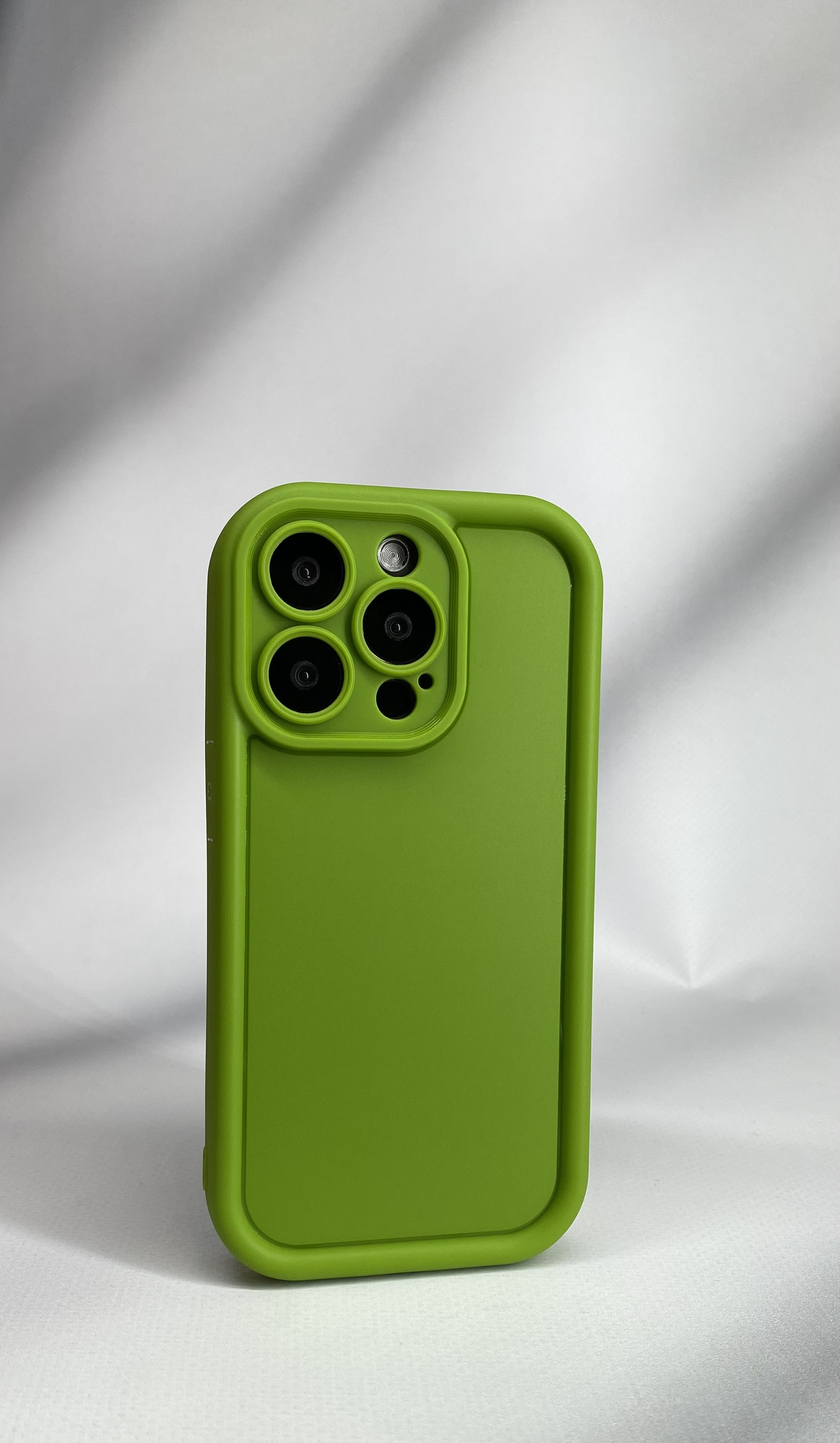 Apple Силиконовый чехол для iPhone 13 Pro зеленый