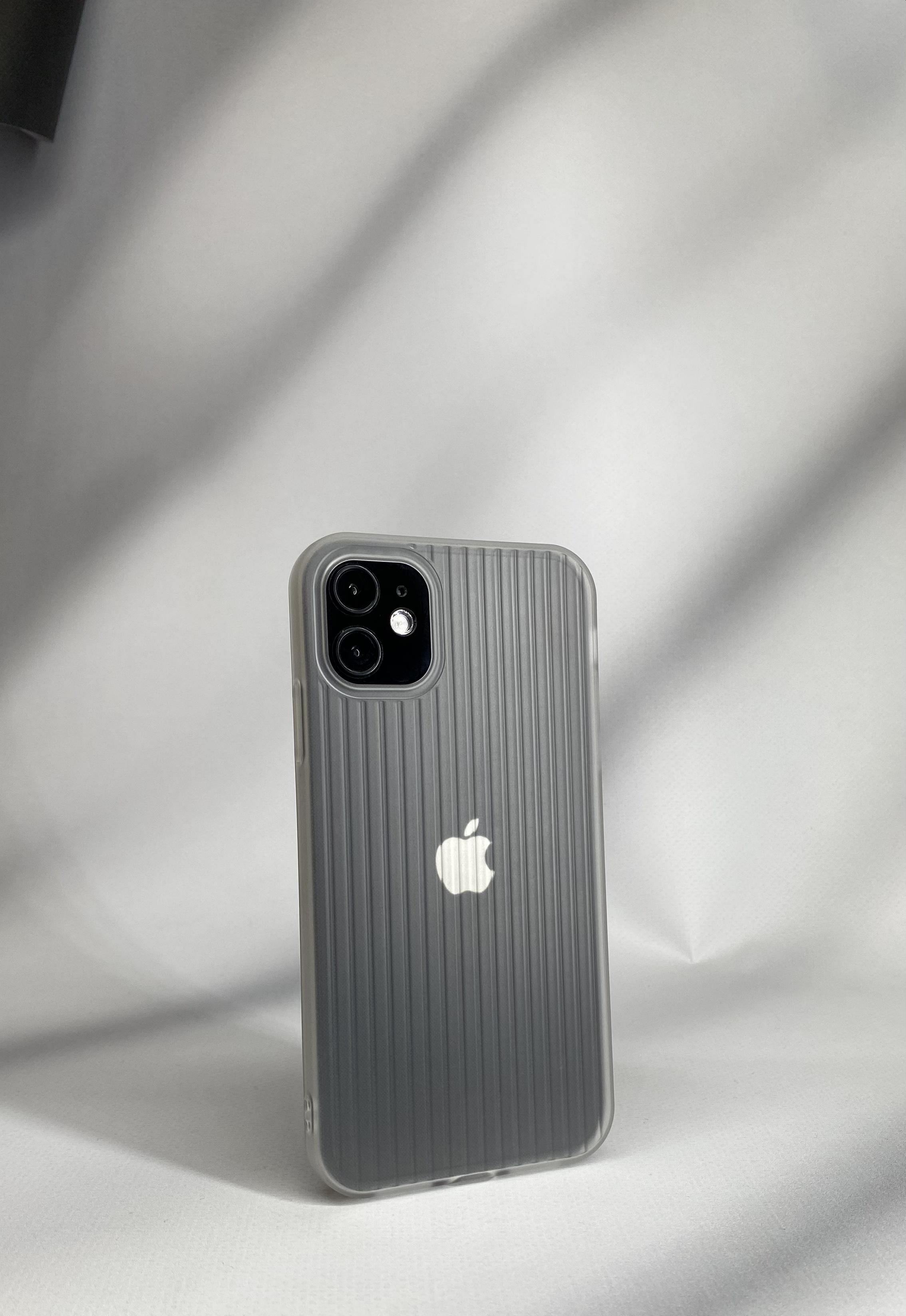 Apple Защитный чехол гофрированный для iPhone 12/12 Pro матово-белый