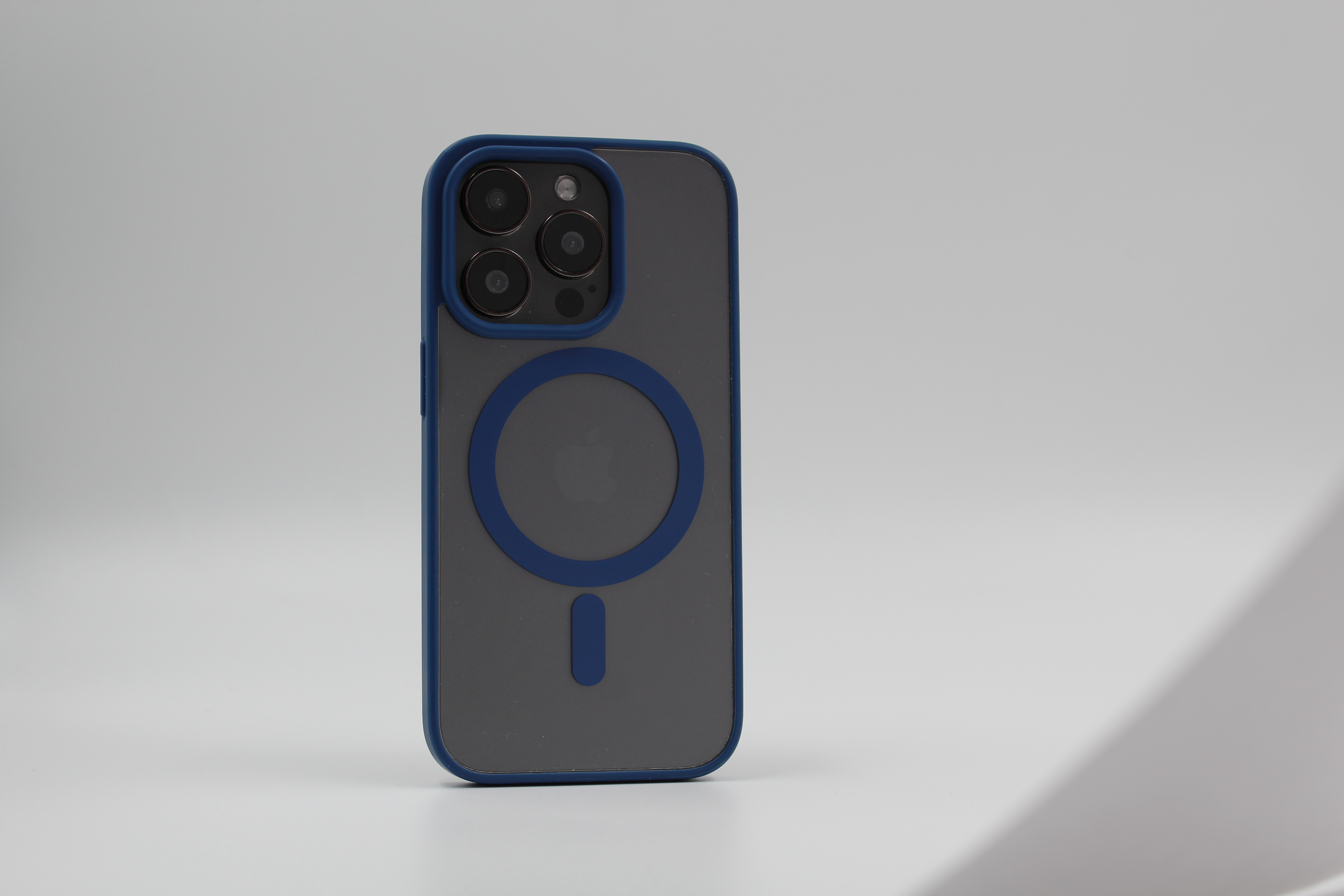 Apple Прозрачный чехол с матовой рамкой для iPhone 13 Pro Max, MagSafe ночной синий