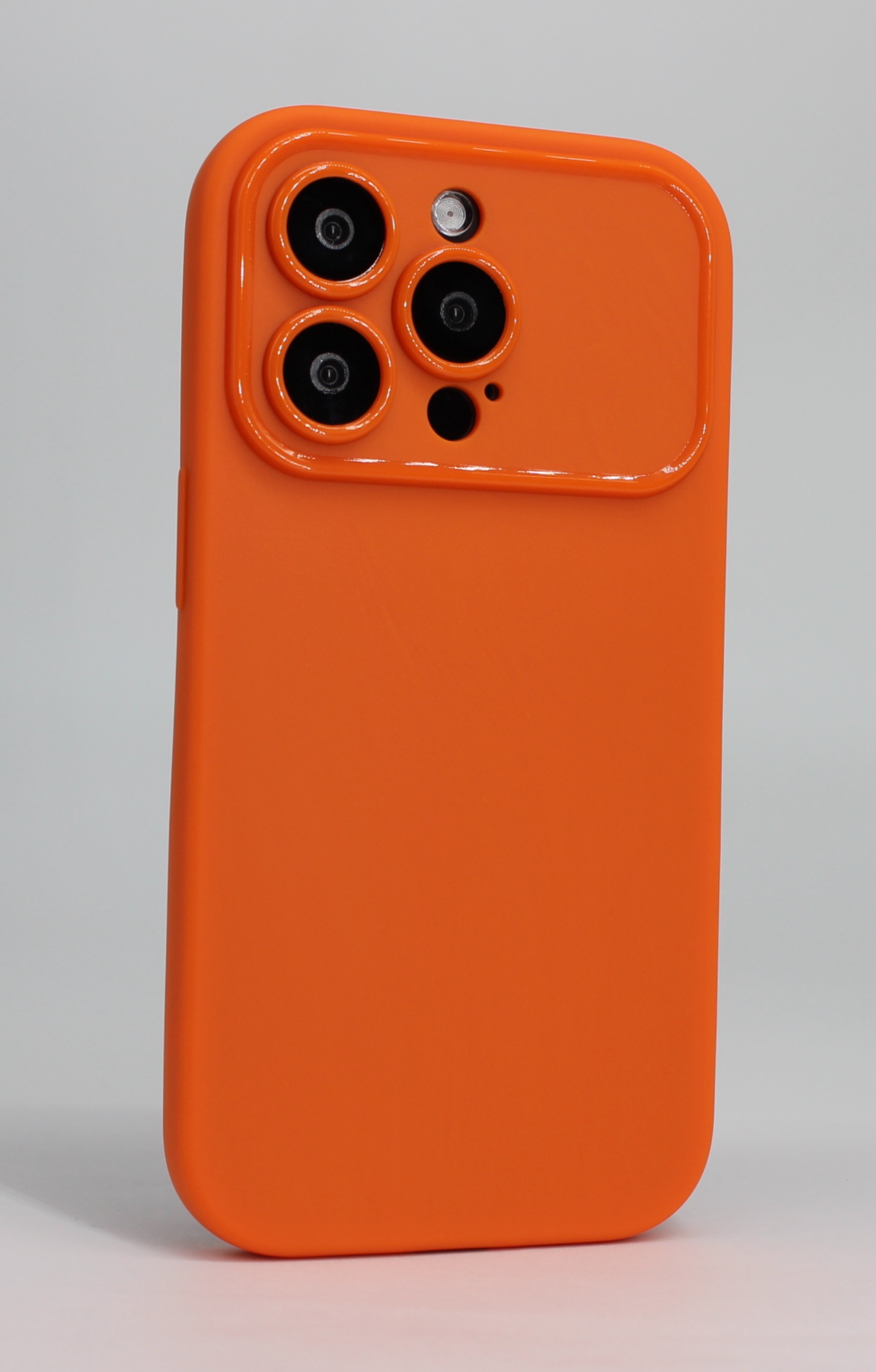 Apple Матовый мягкий чехол для iPhone 15 Pro оранжевый
