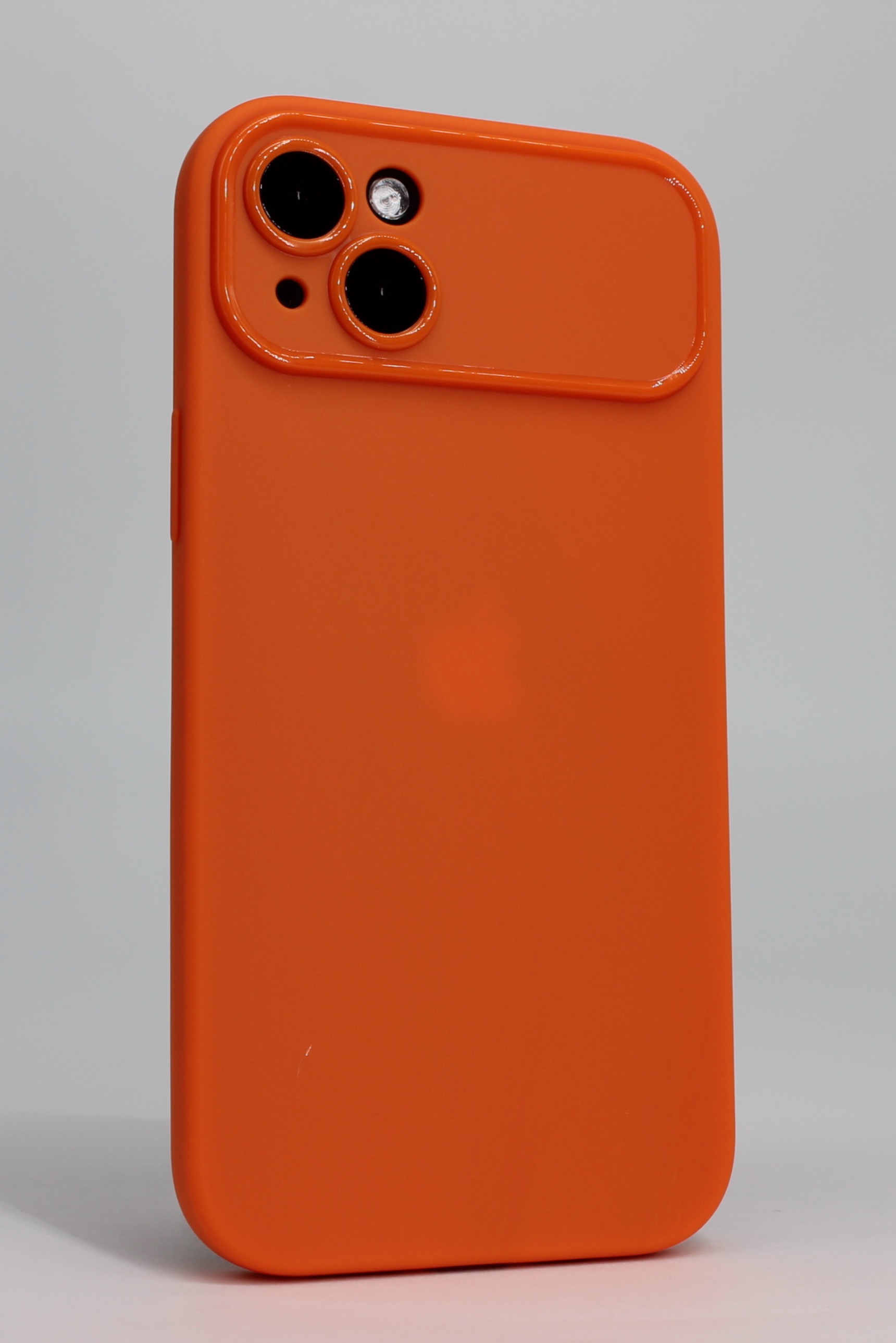 Apple Матовый мягкий чехол для iPhone 15 оранжевый